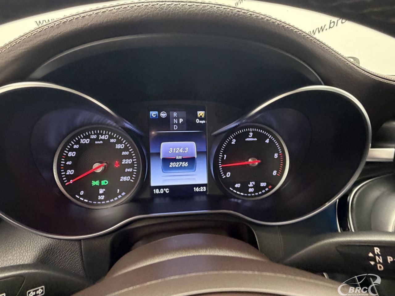 Mercedes-Benz GLC350 | 31