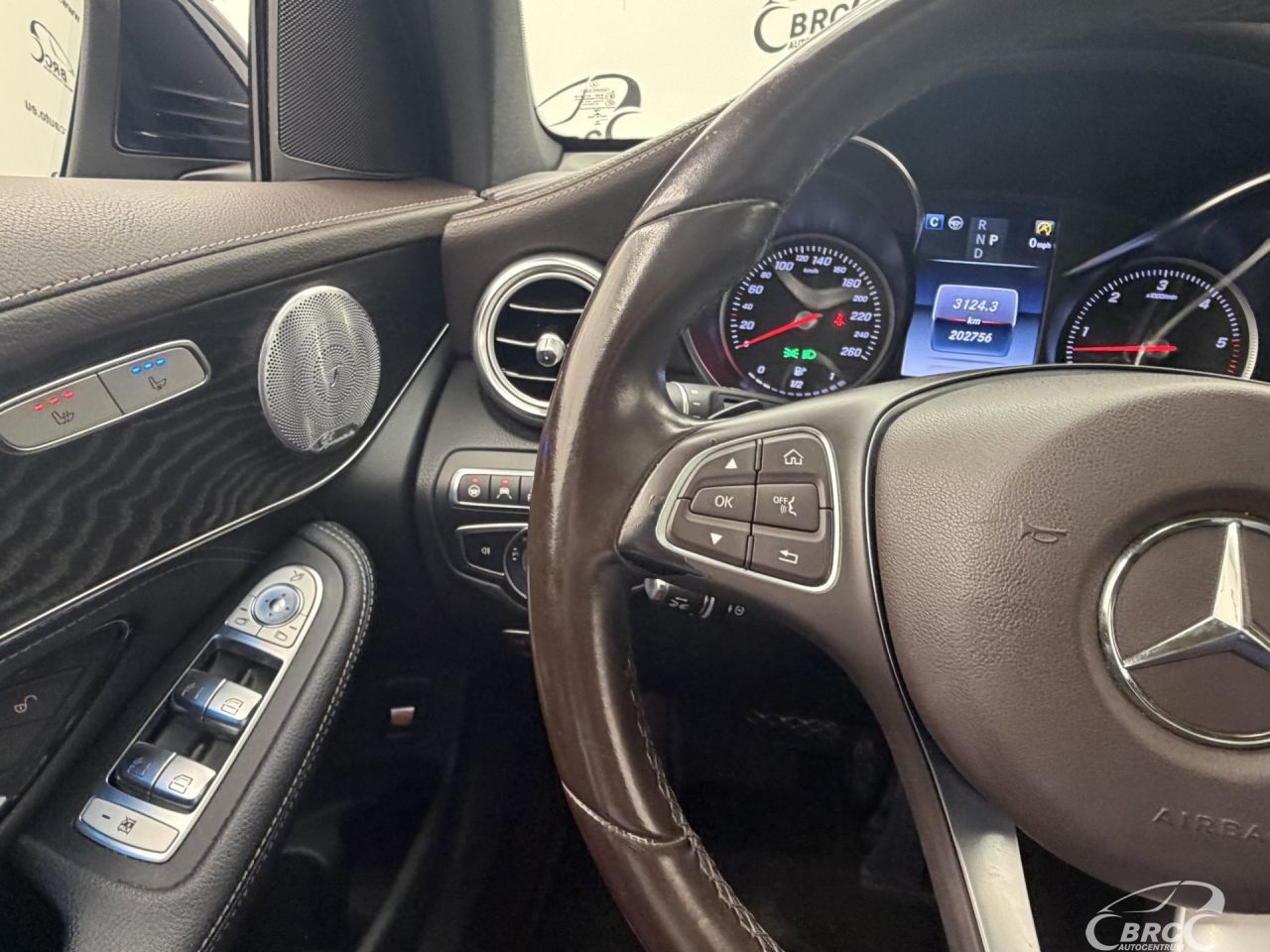 Mercedes-Benz GLC350 | 30
