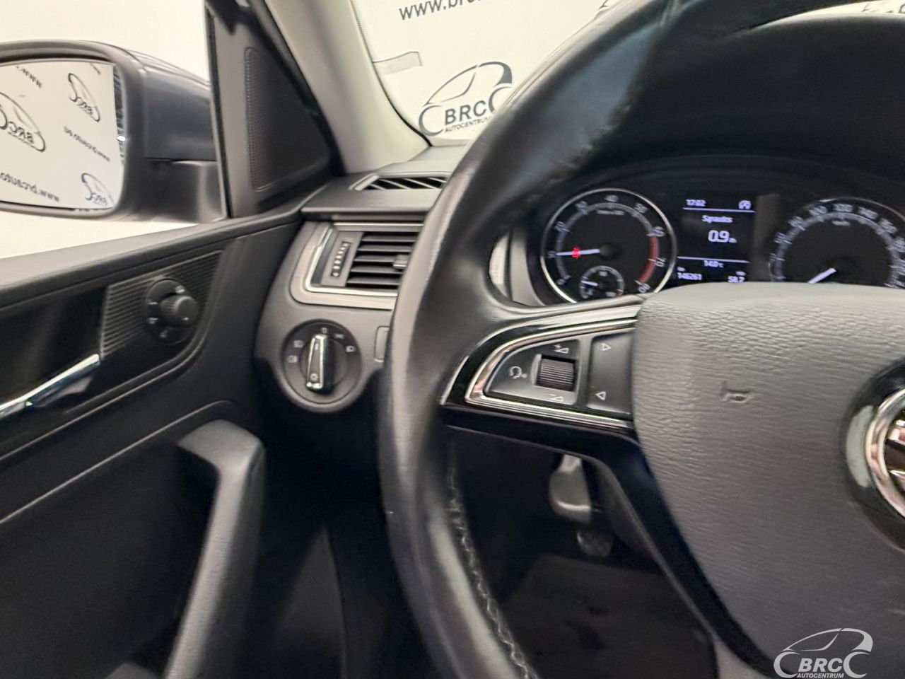 Skoda Rapid | 25