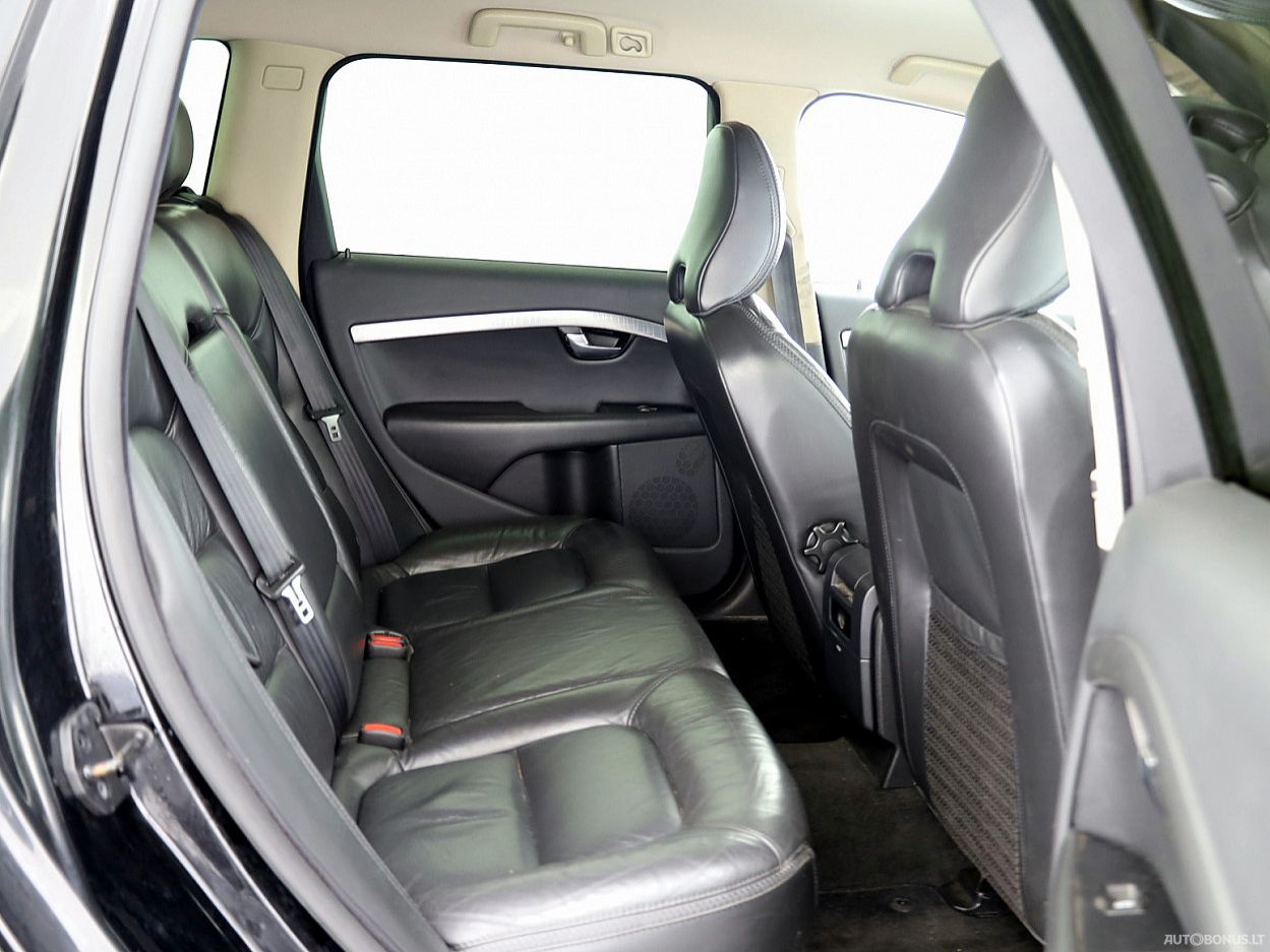 Volvo XC70 | 6