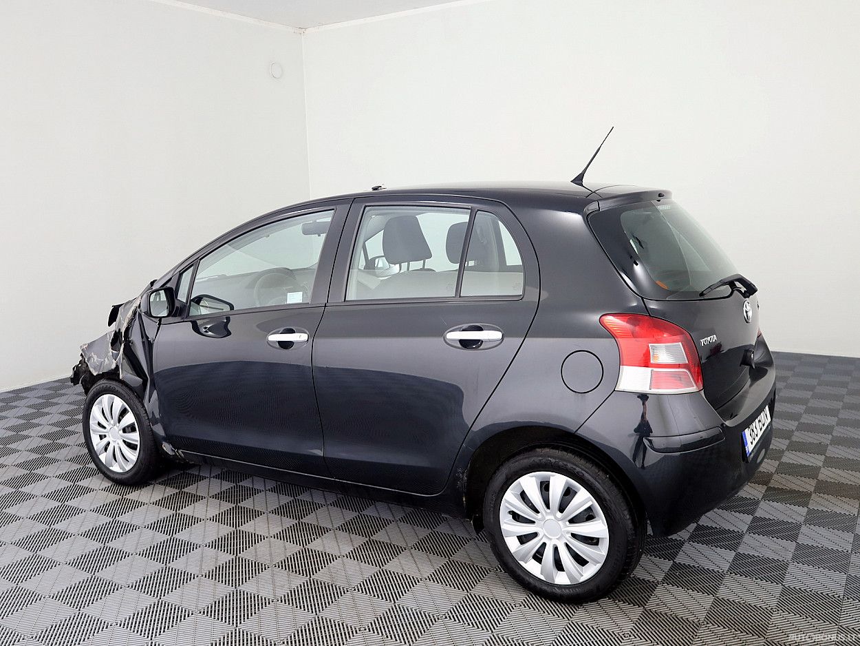 Toyota Yaris | 3