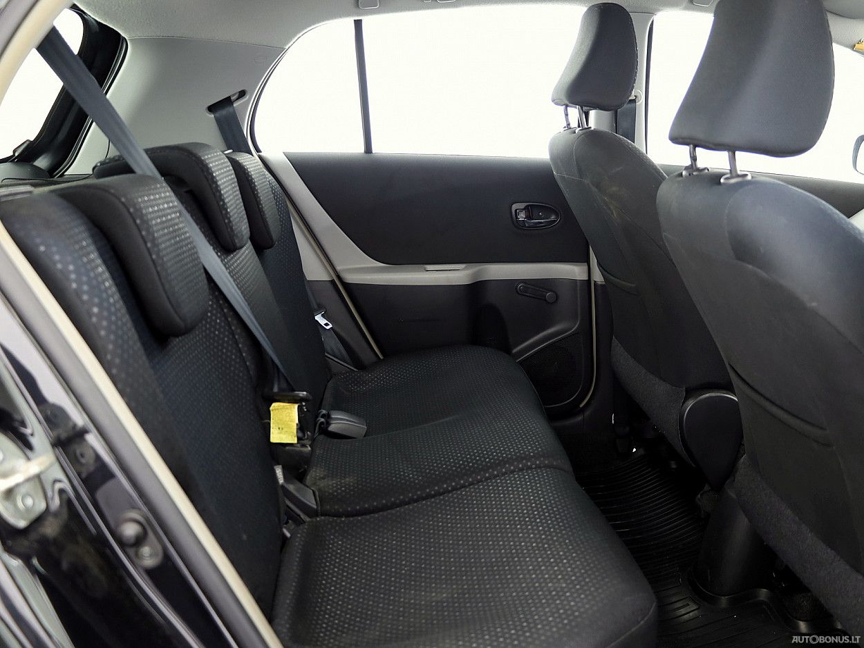 Toyota Yaris | 6