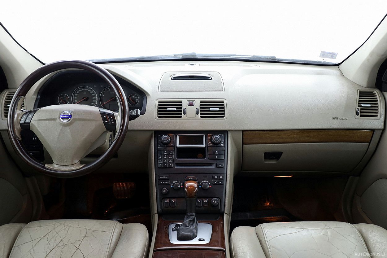 Volvo XC90 | 4