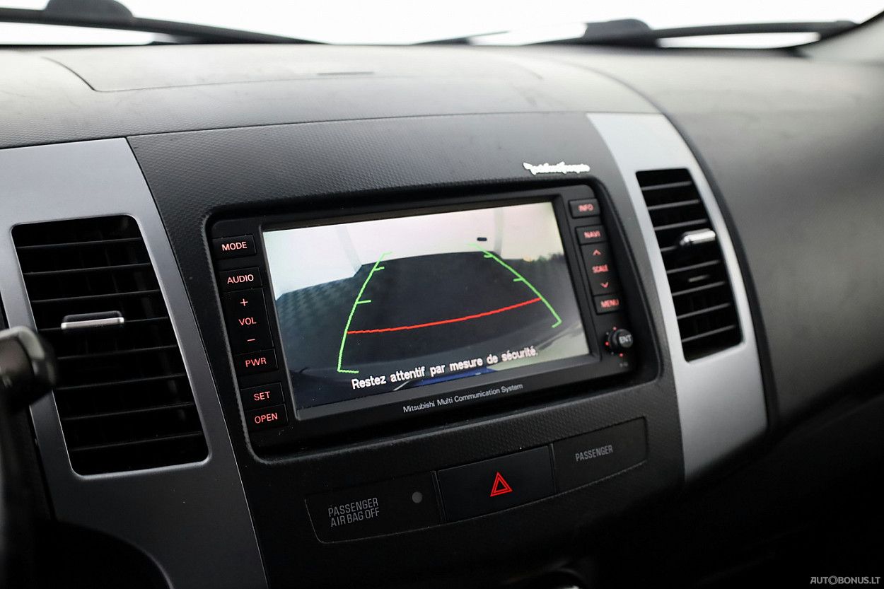 Mitsubishi Outlander | 9