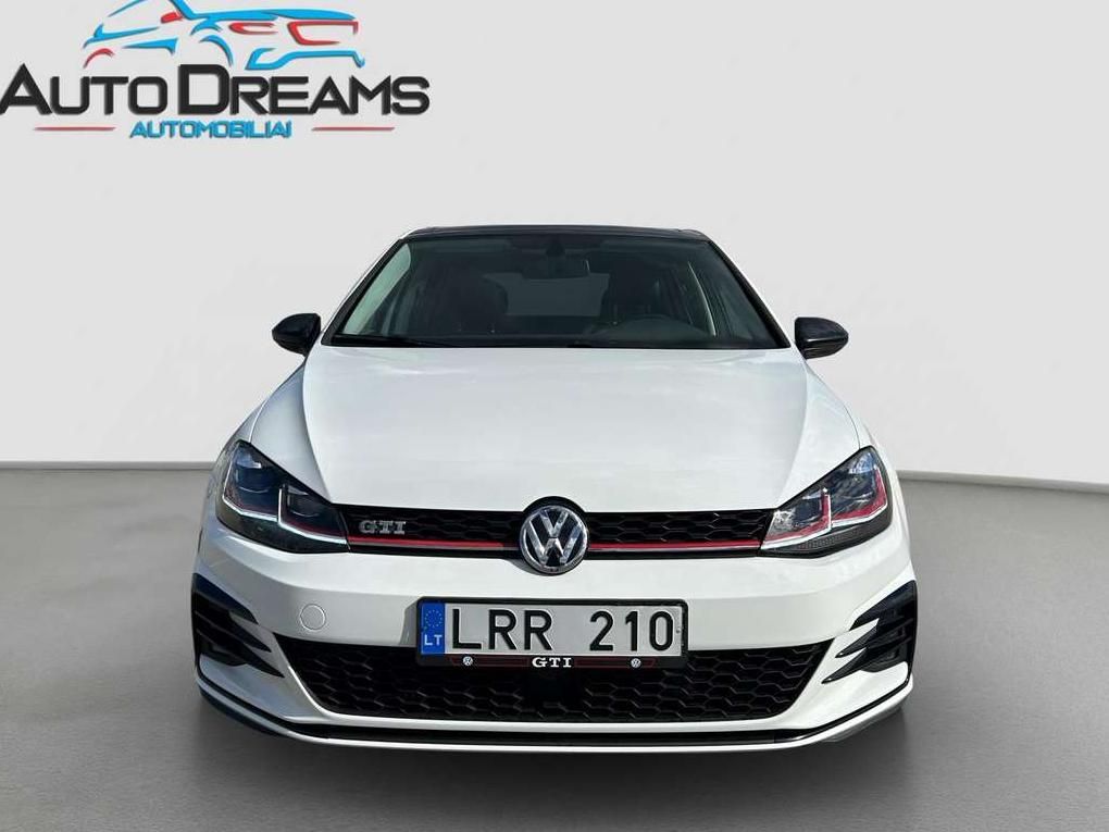 Volkswagen Golf | 1
