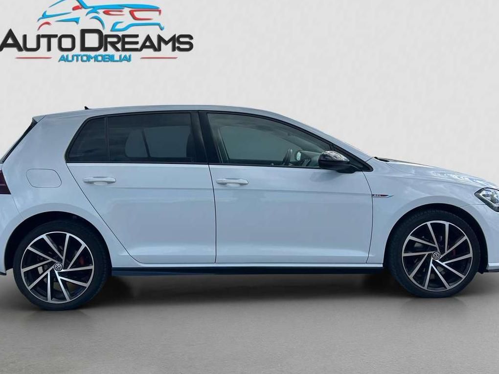 Volkswagen Golf | 4