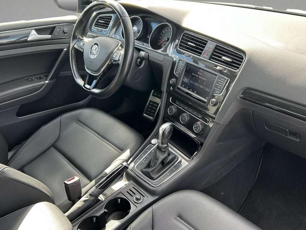 Volkswagen Golf | 6