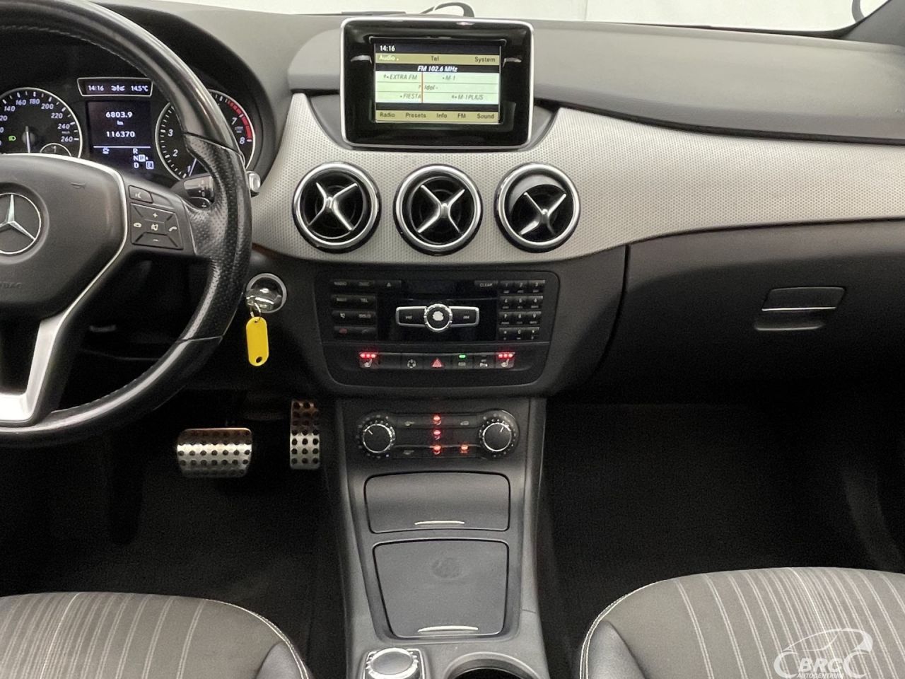 Mercedes-Benz B180 | 7