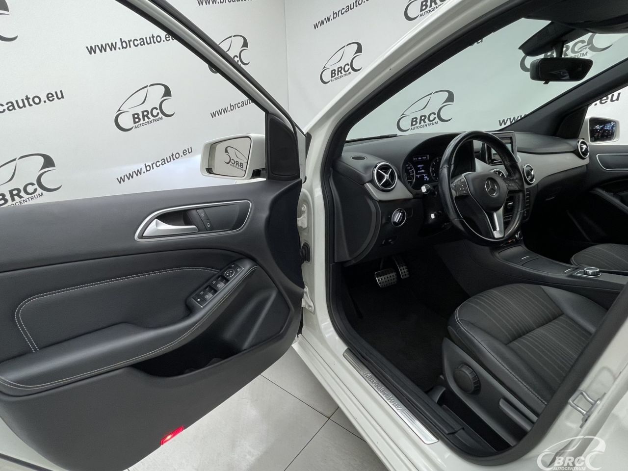 Mercedes-Benz B180 | 10