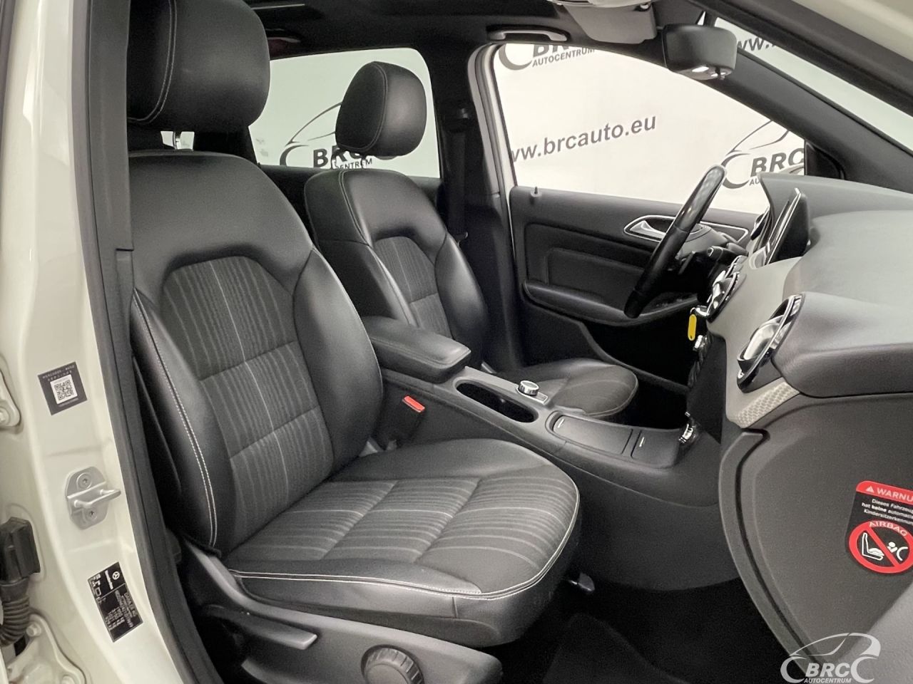 Mercedes-Benz B180 | 4