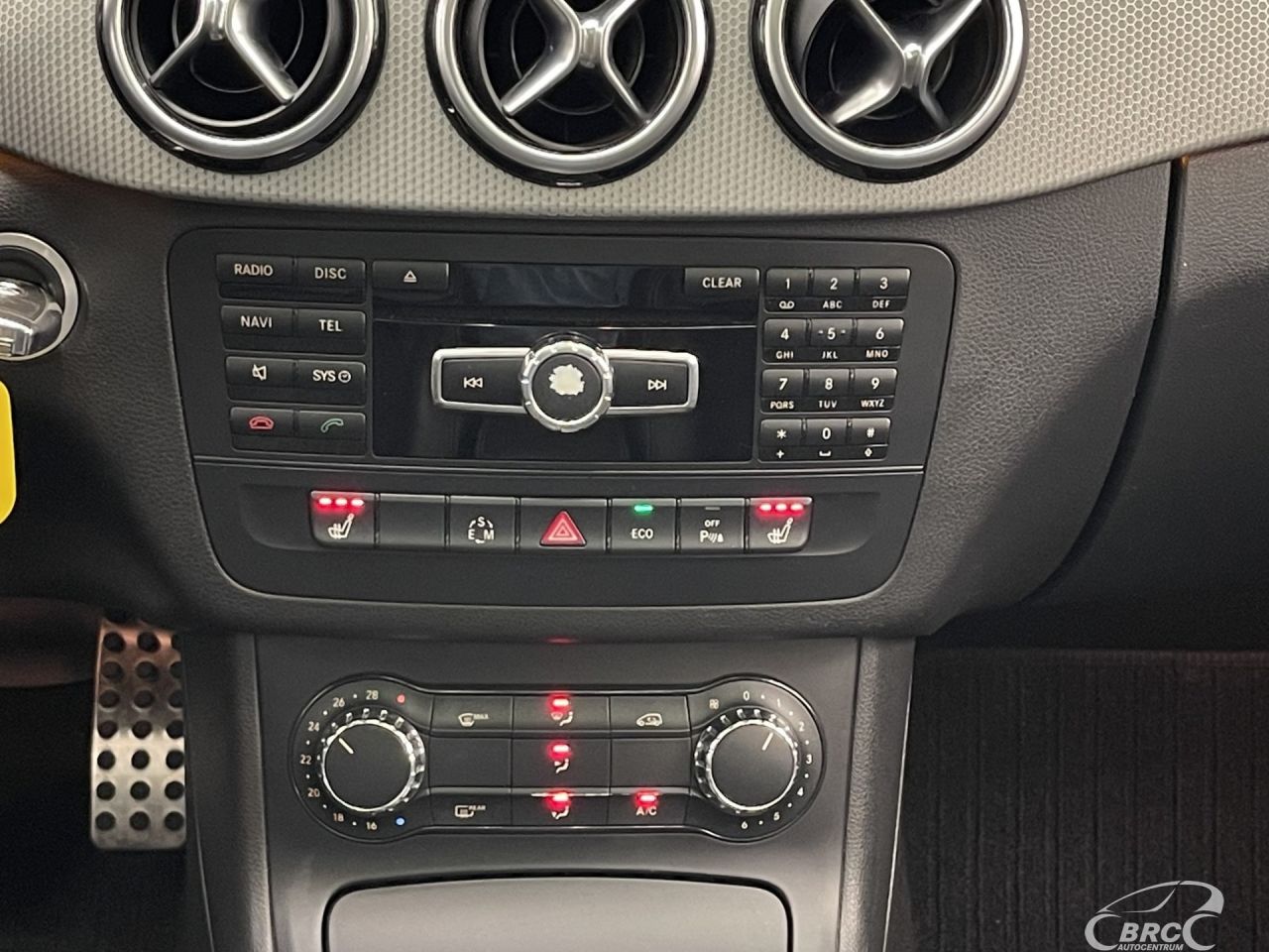 Mercedes-Benz B180 | 9