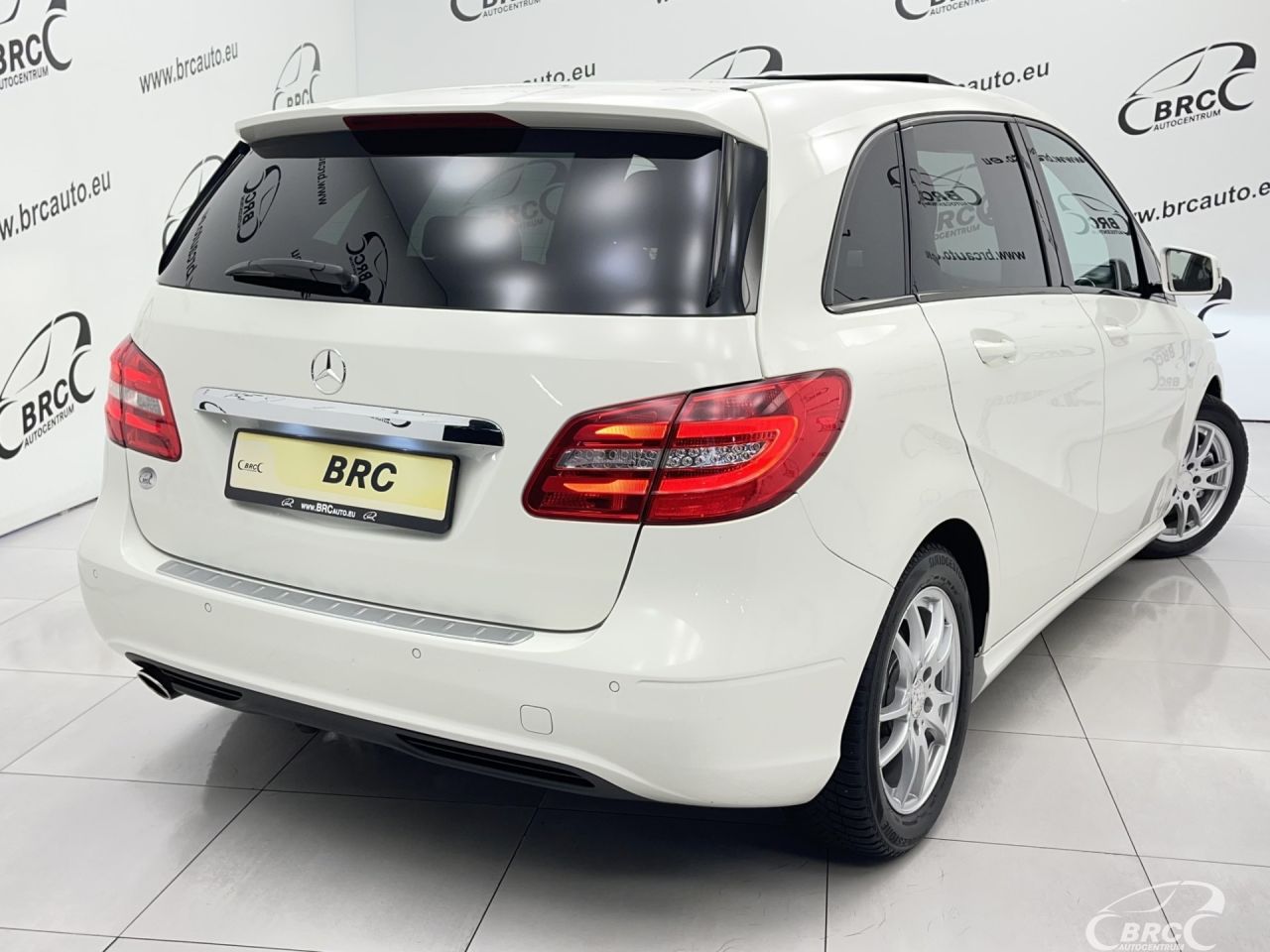 Mercedes-Benz B180 | 20