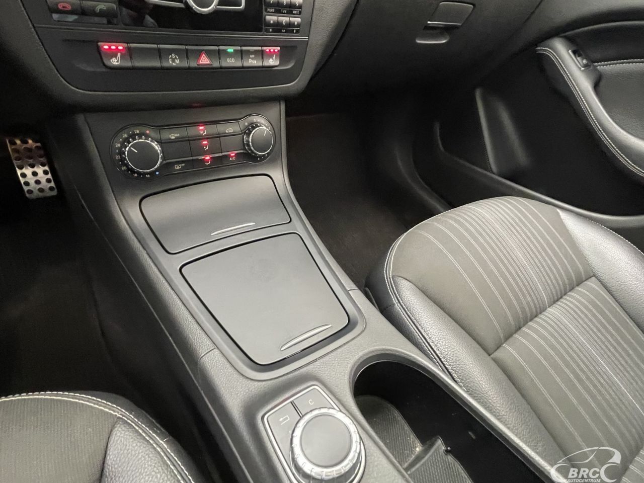 Mercedes-Benz B180 | 15