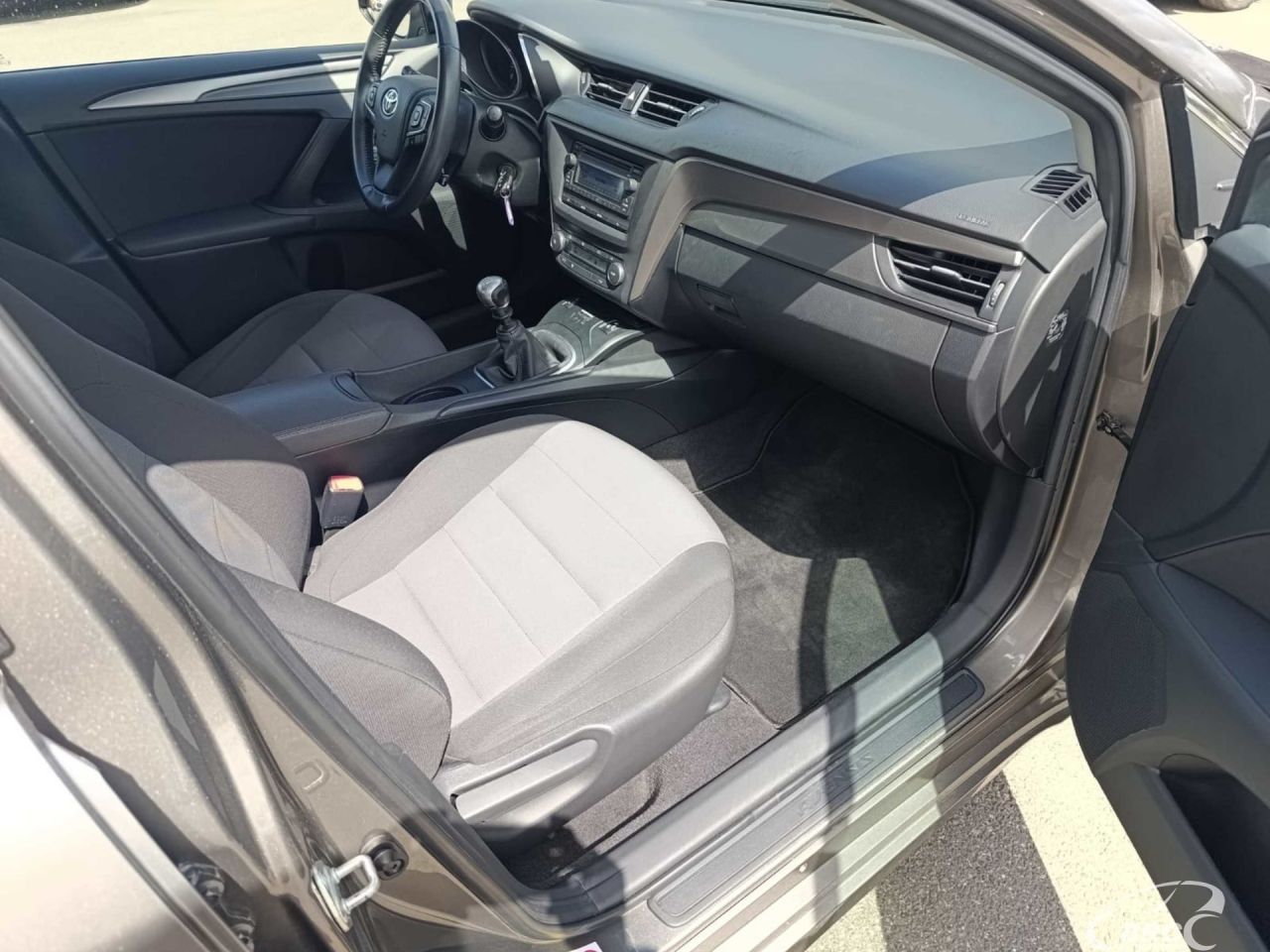 Toyota Avensis | 9