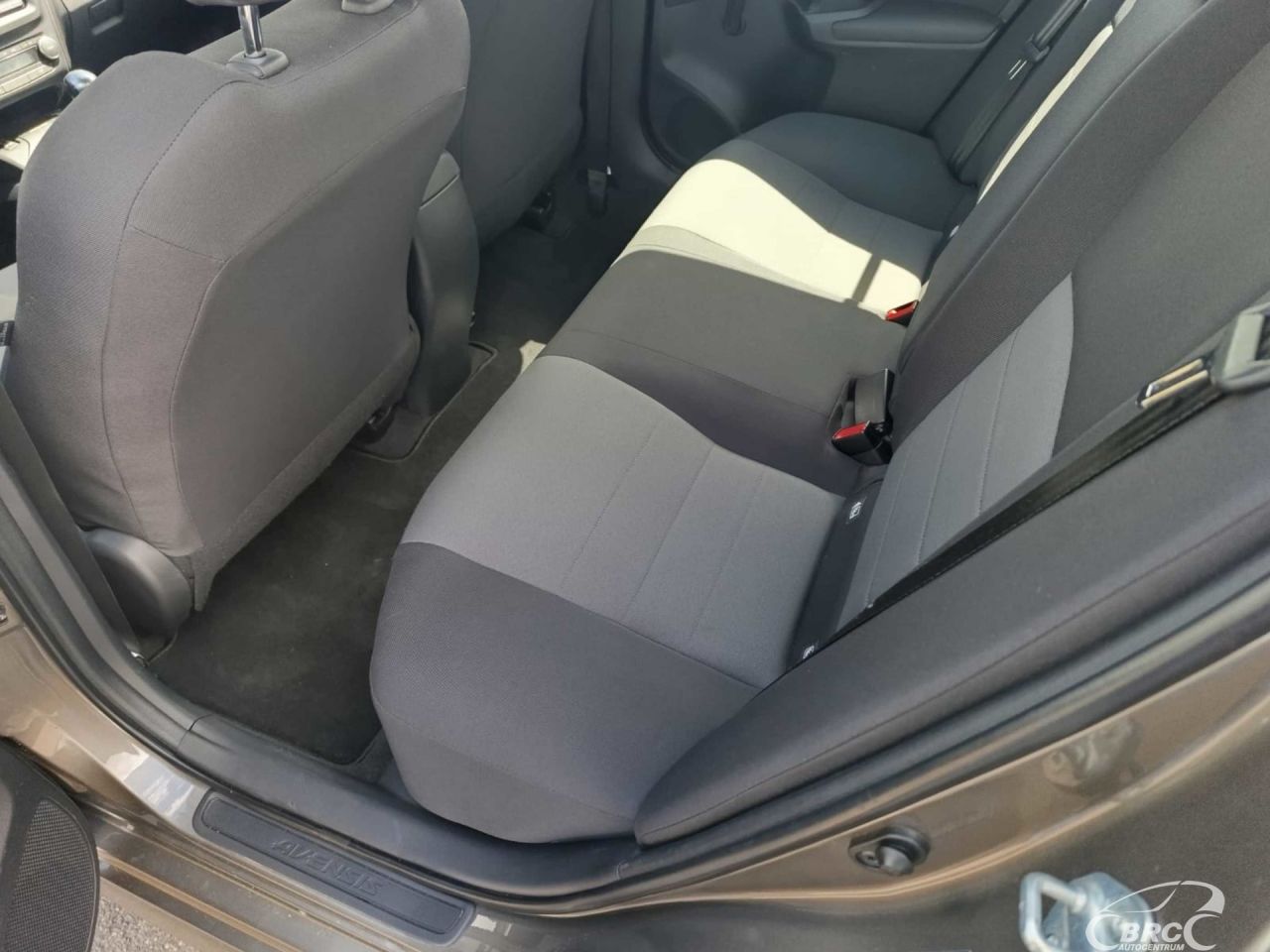 Toyota Avensis | 23