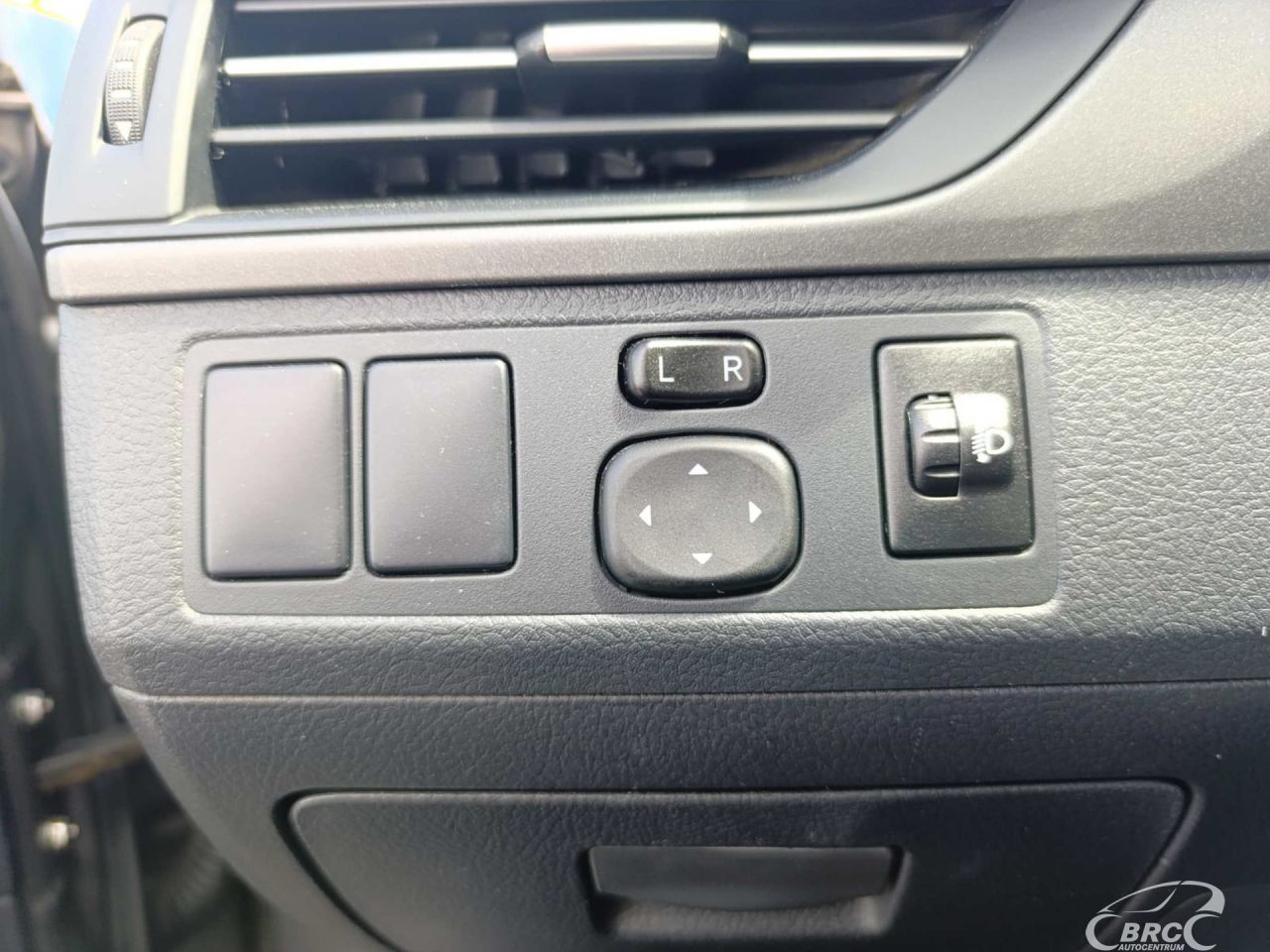 Toyota Avensis | 12