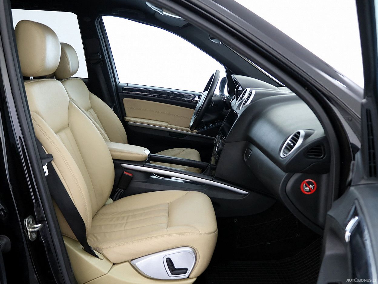 Mercedes-Benz ML320 | 5