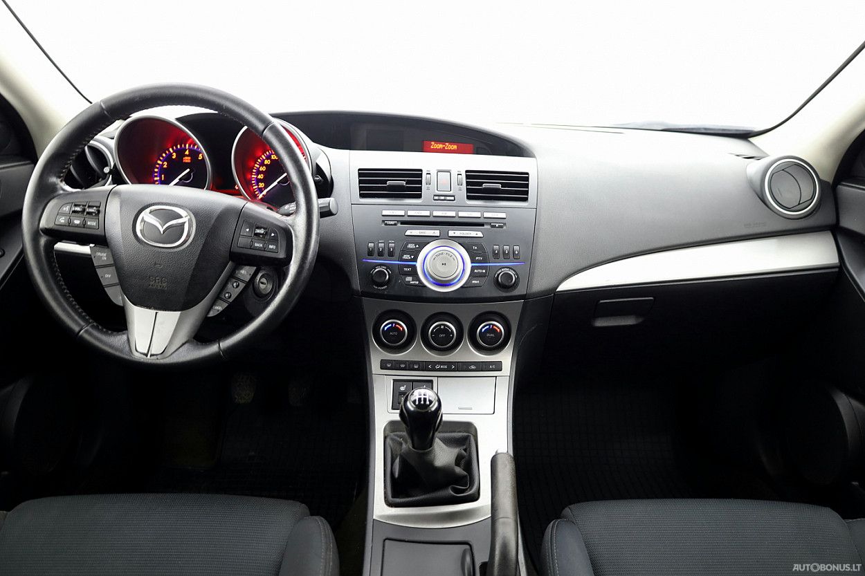 Mazda 3 | 4