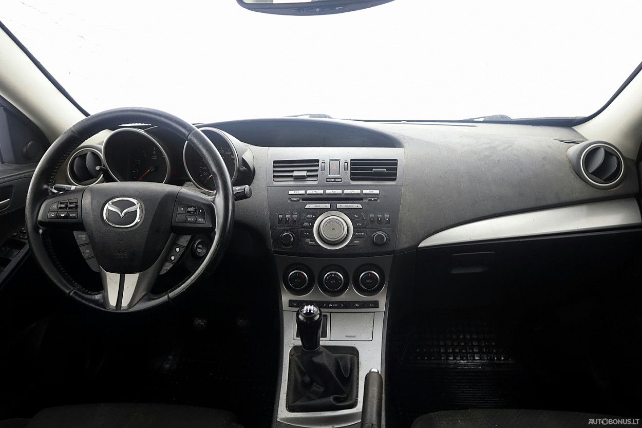 Mazda 3 | 4