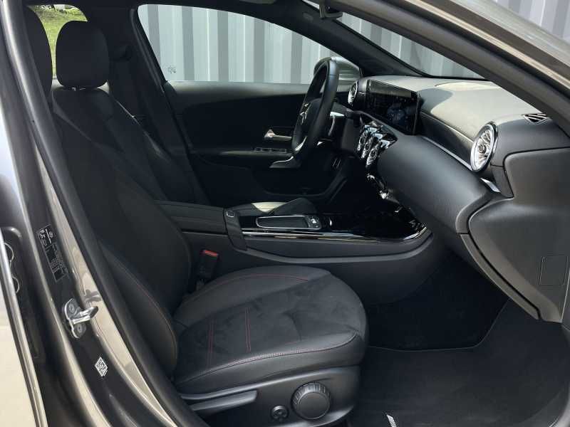 Mercedes-Benz A180 | 6