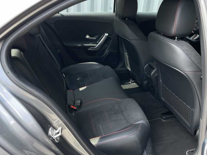 Mercedes-Benz A180 | 4