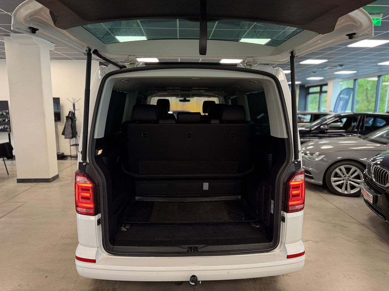 Volkswagen Multivan | 24