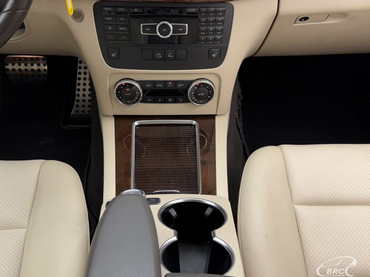 Mercedes-Benz GLK250 | 15