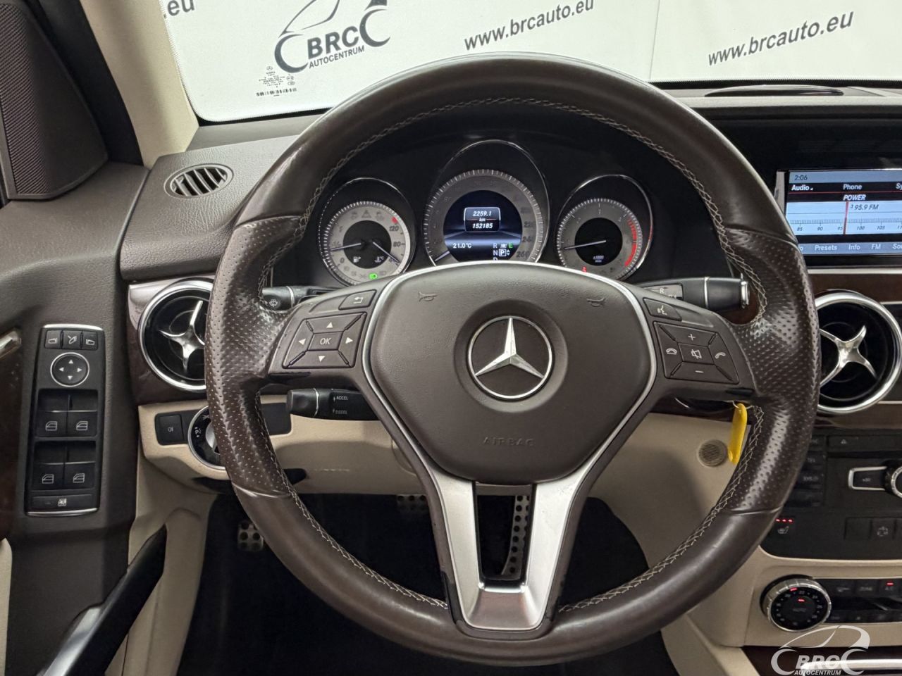 Mercedes-Benz GLK250 | 23