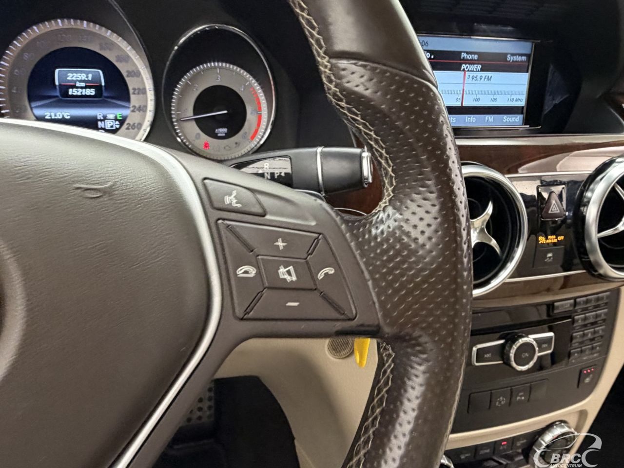 Mercedes-Benz GLK250 | 24