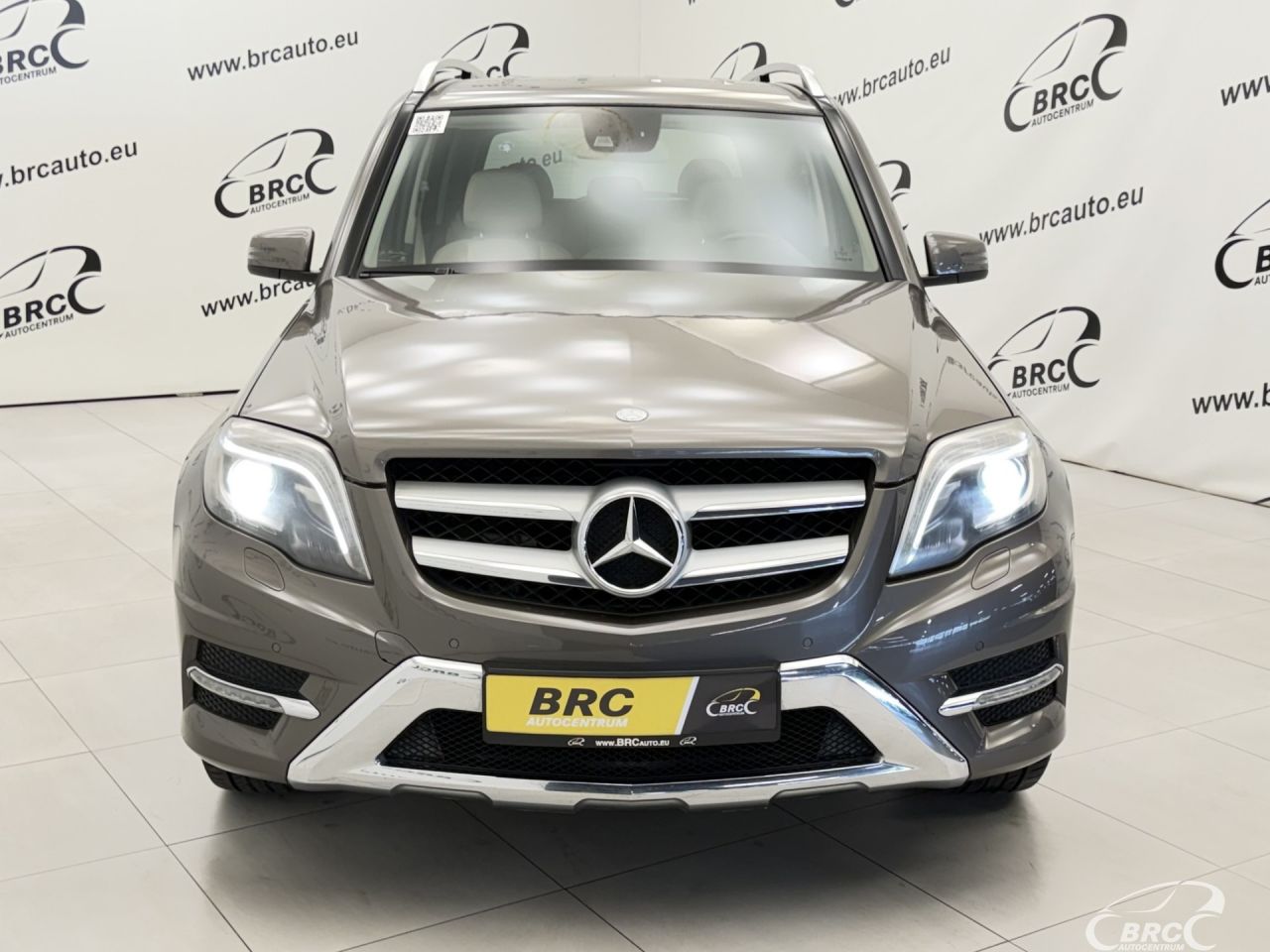 Mercedes-Benz GLK250 | 40