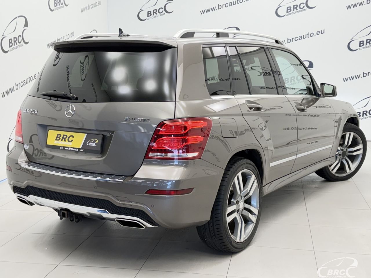 Mercedes-Benz GLK250 | 39