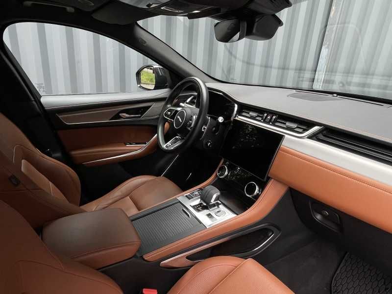 Jaguar F-Pace | 8