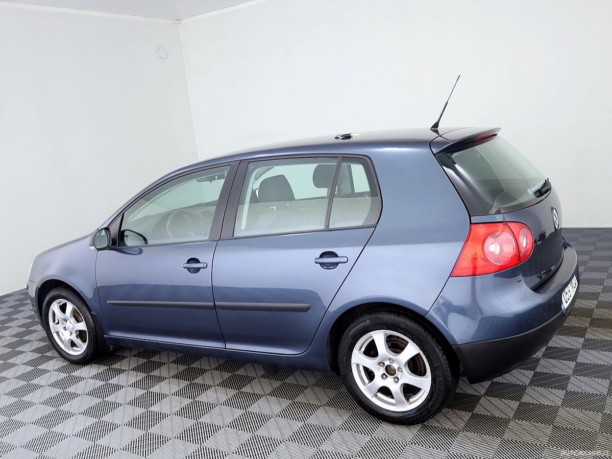 Volkswagen Golf | 3