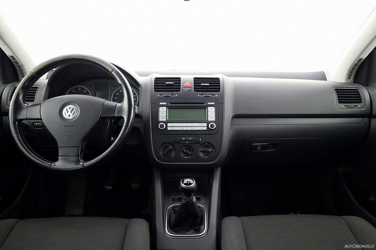 Volkswagen Golf | 4