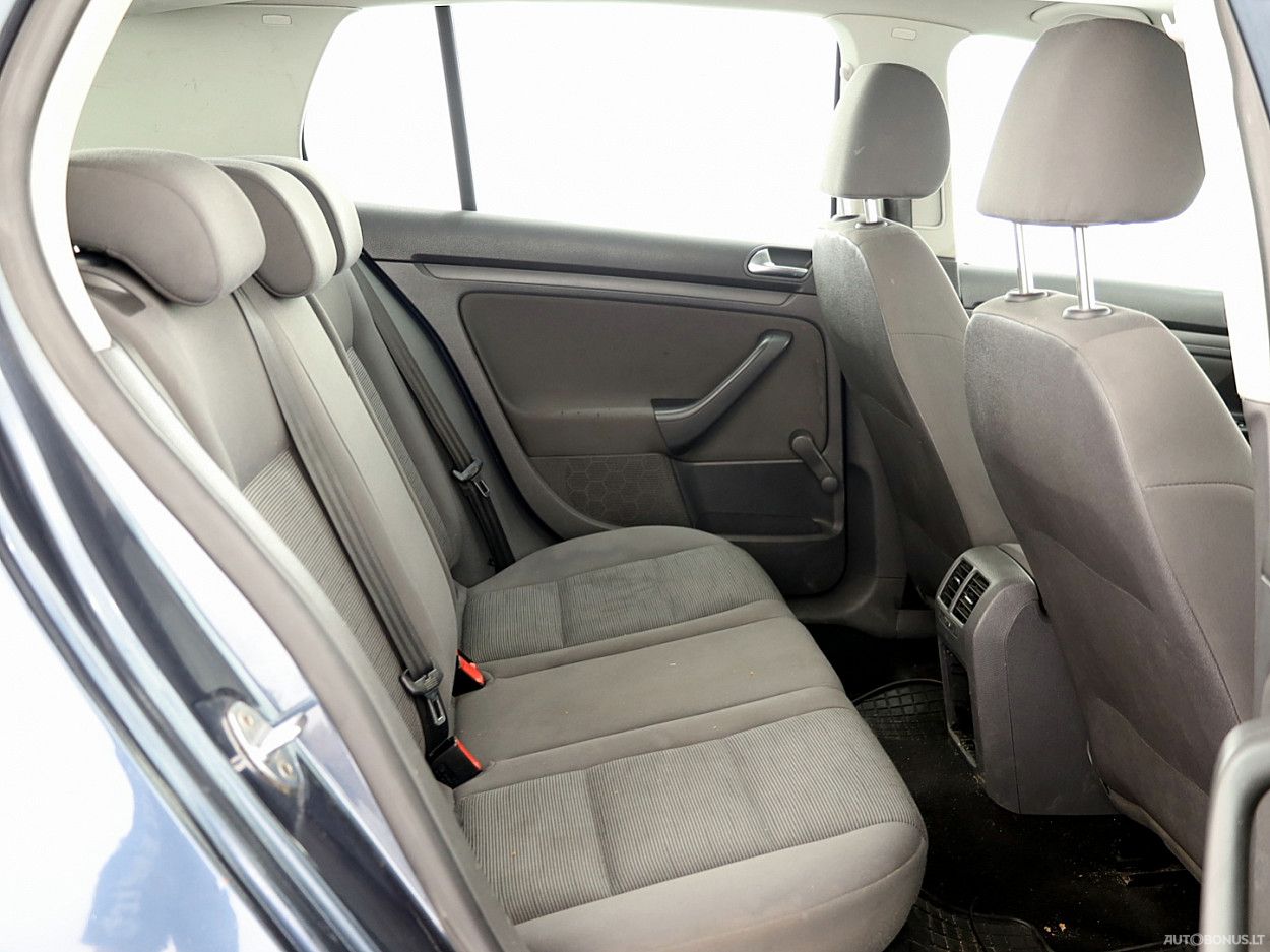 Volkswagen Golf | 6
