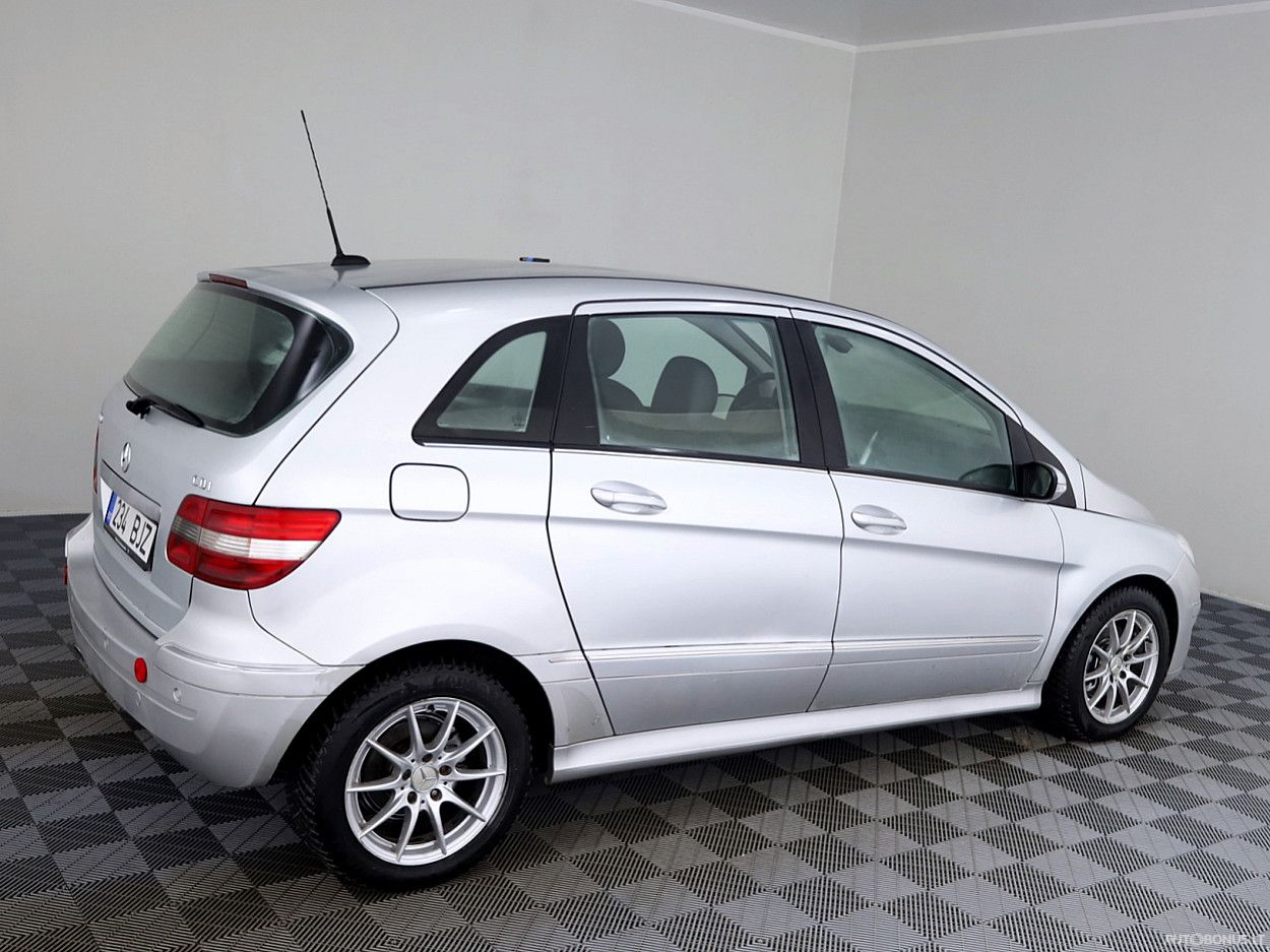 Mercedes-Benz B180 | 2