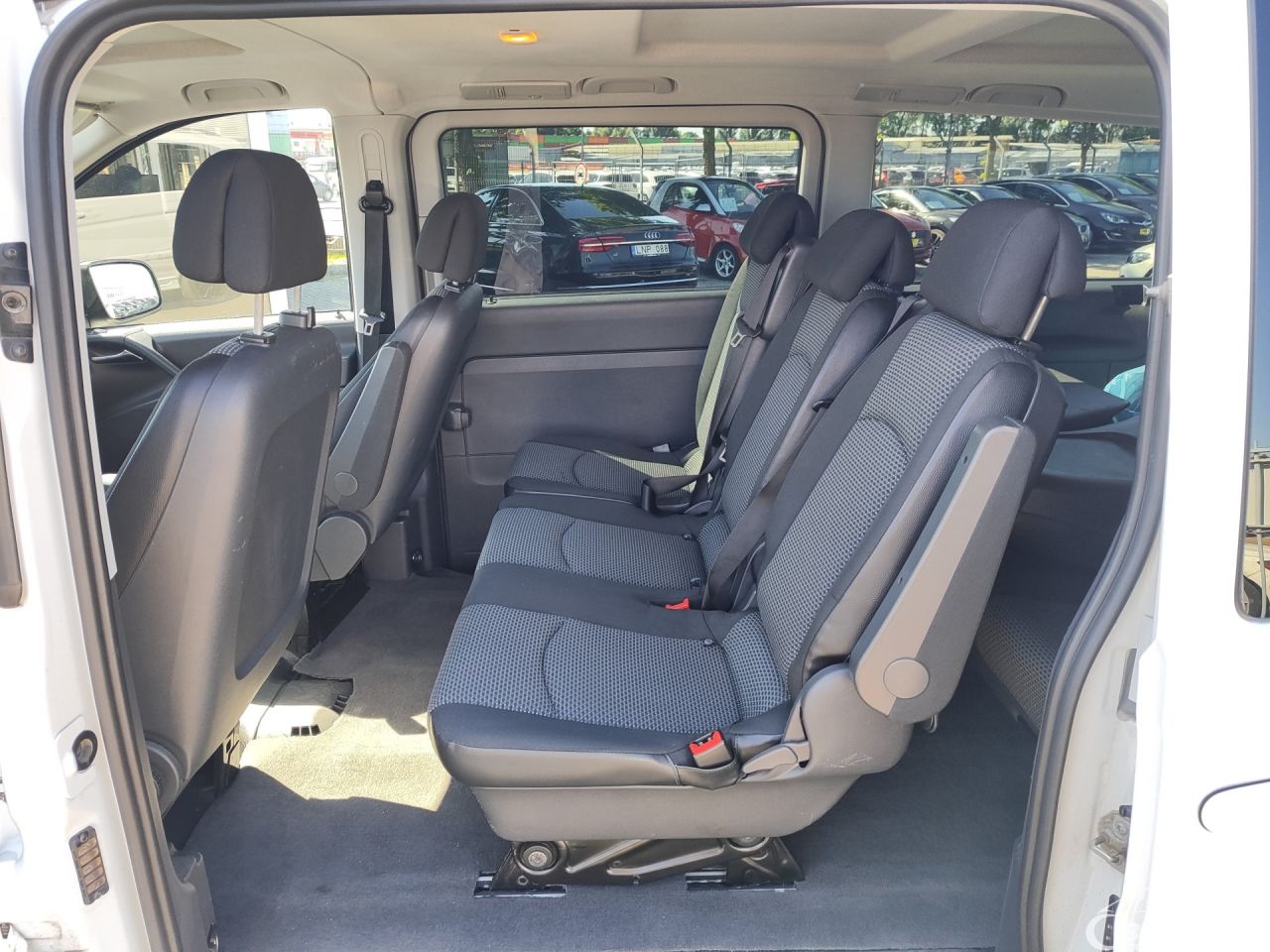 Mercedes-Benz Vito | 10