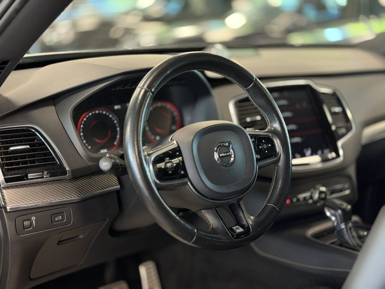 Volvo XC90 | 12