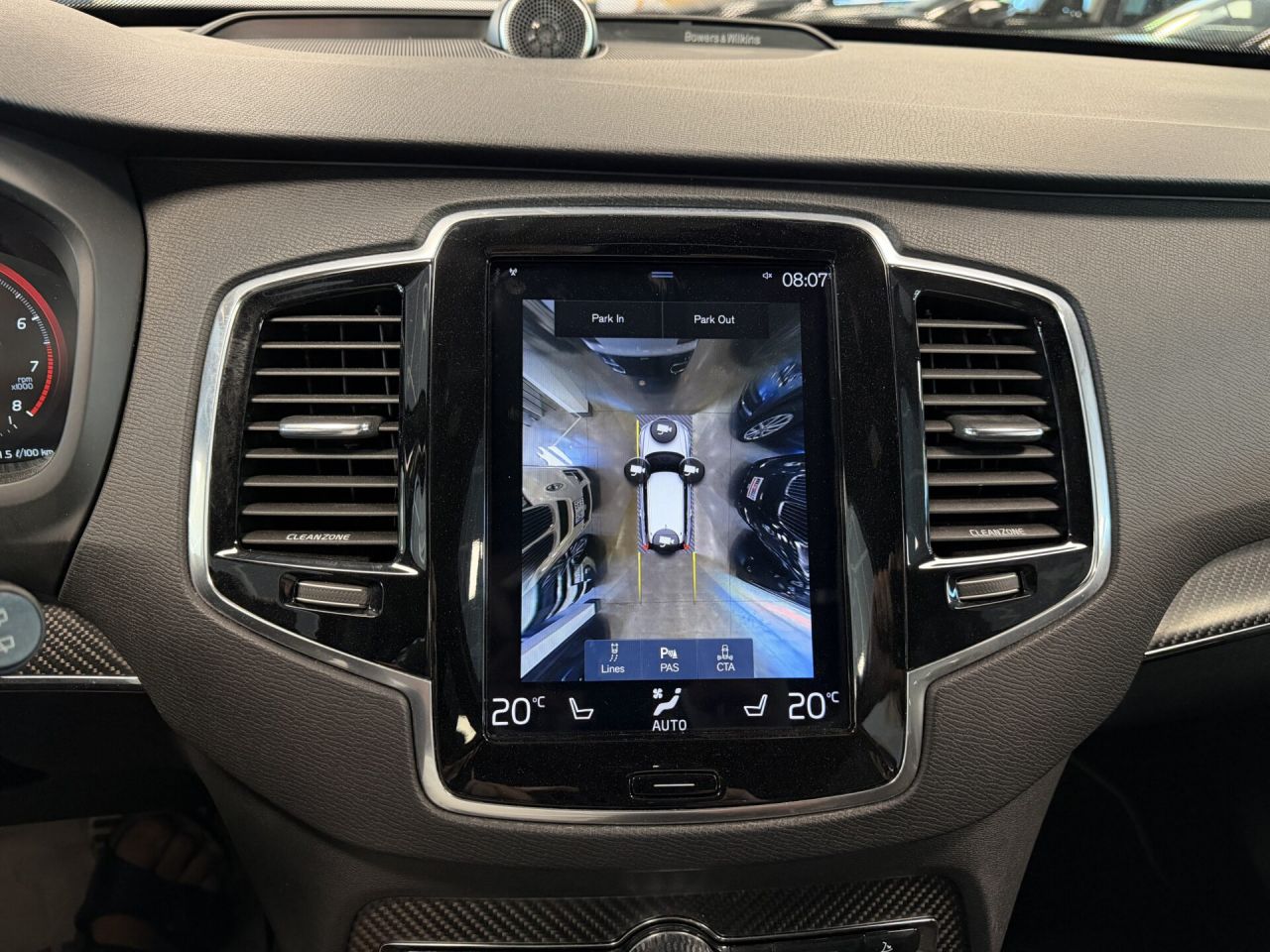 Volvo XC90 | 11
