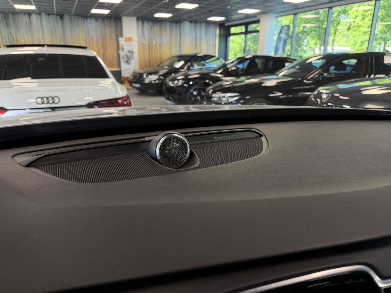Volvo XC90 | 10