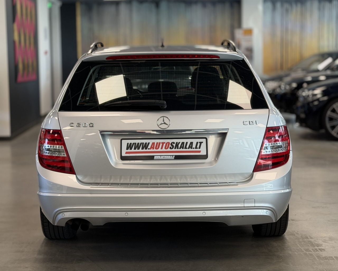 Mercedes-Benz C200 | 6