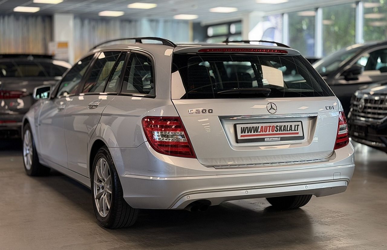 Mercedes-Benz C200 | 3