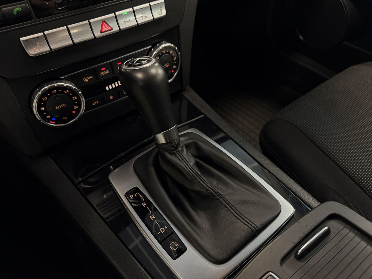 Mercedes-Benz C200 | 10