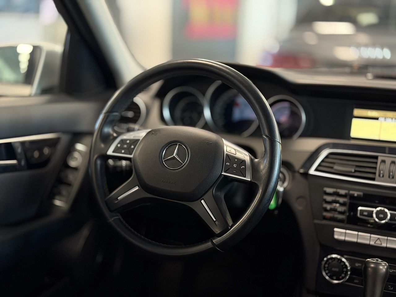 Mercedes-Benz C200 | 8
