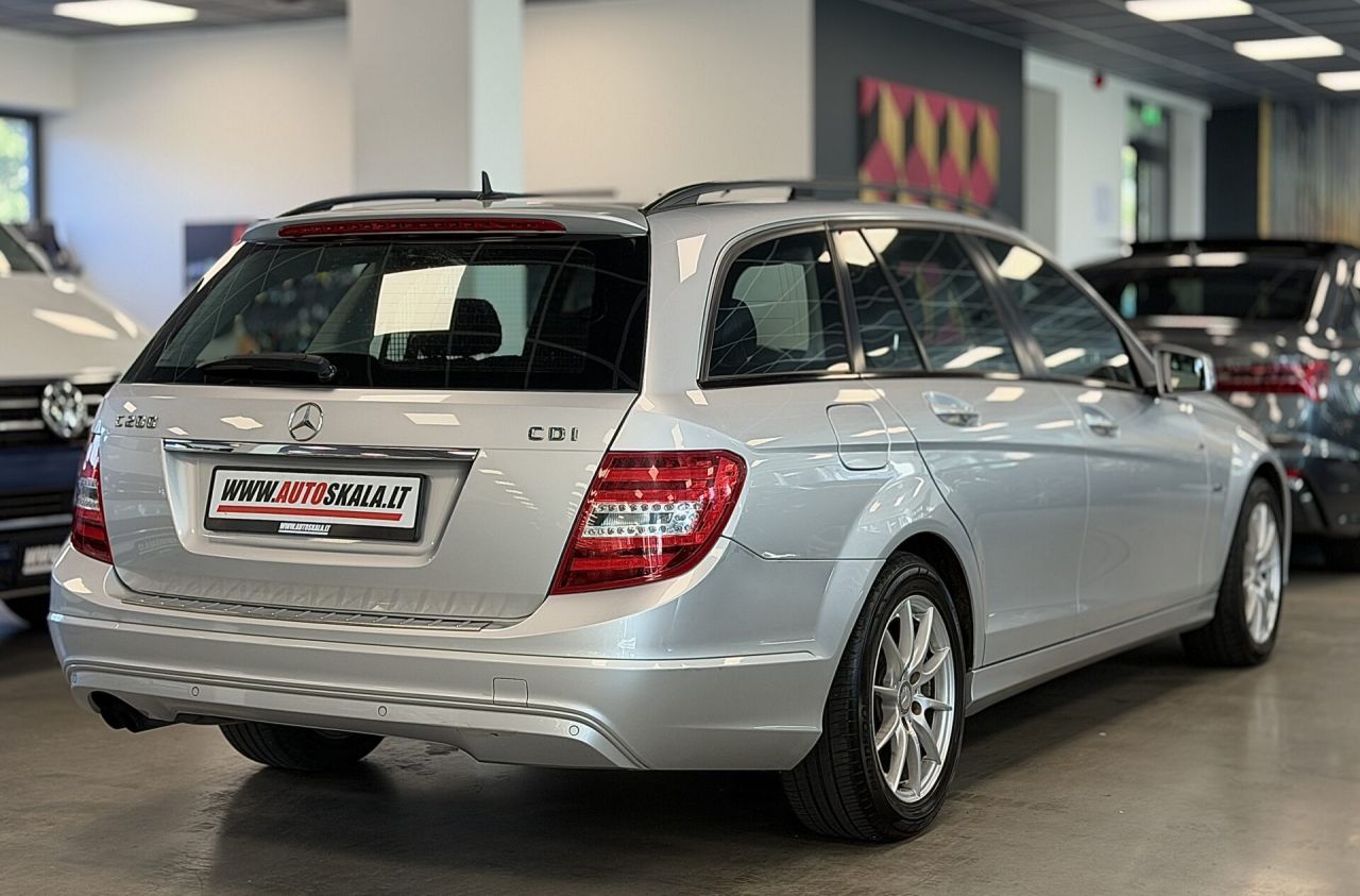 Mercedes-Benz C200 | 4