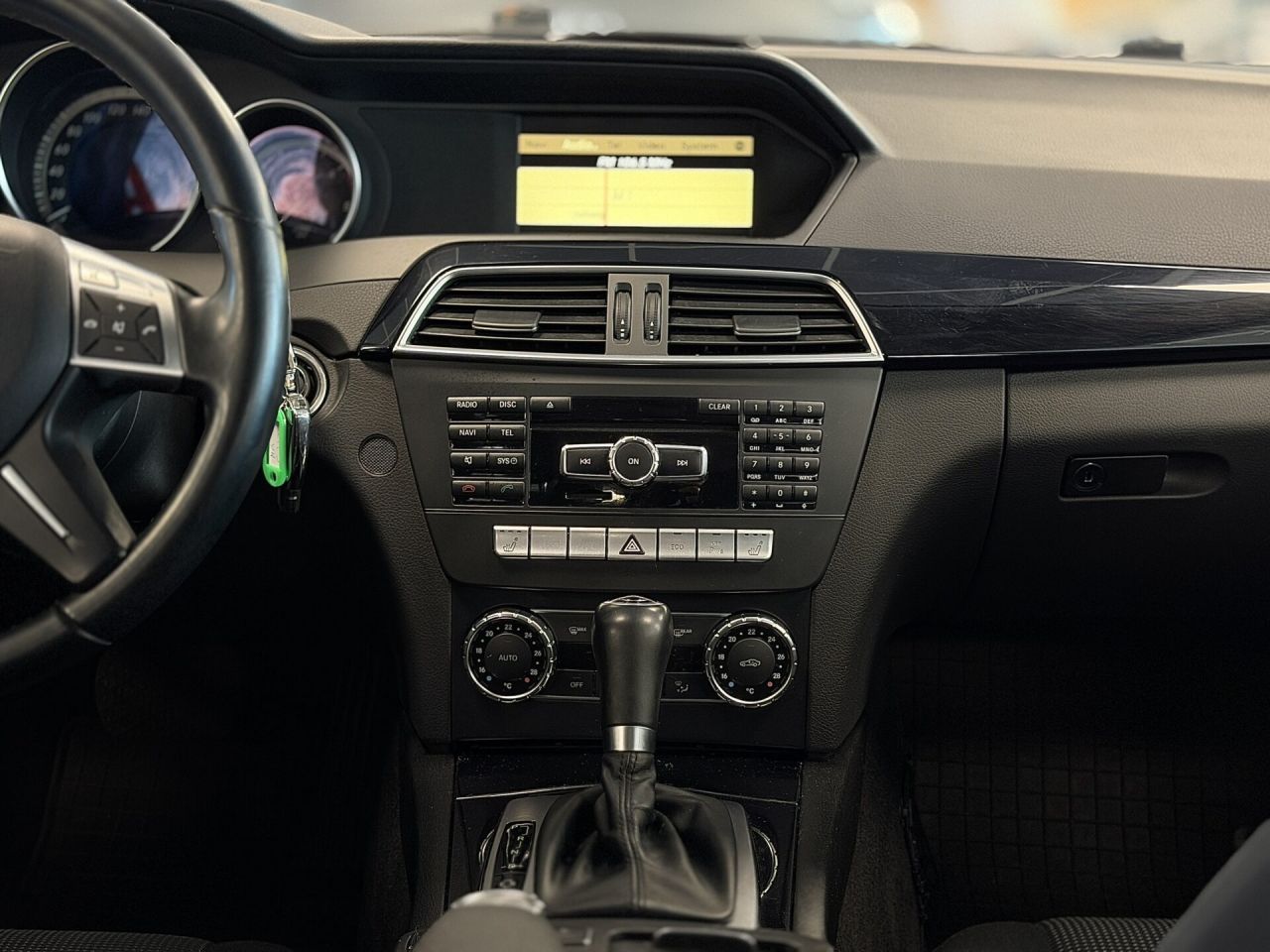 Mercedes-Benz C200 | 9