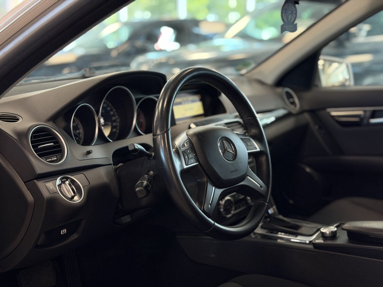Mercedes-Benz C200 | 20