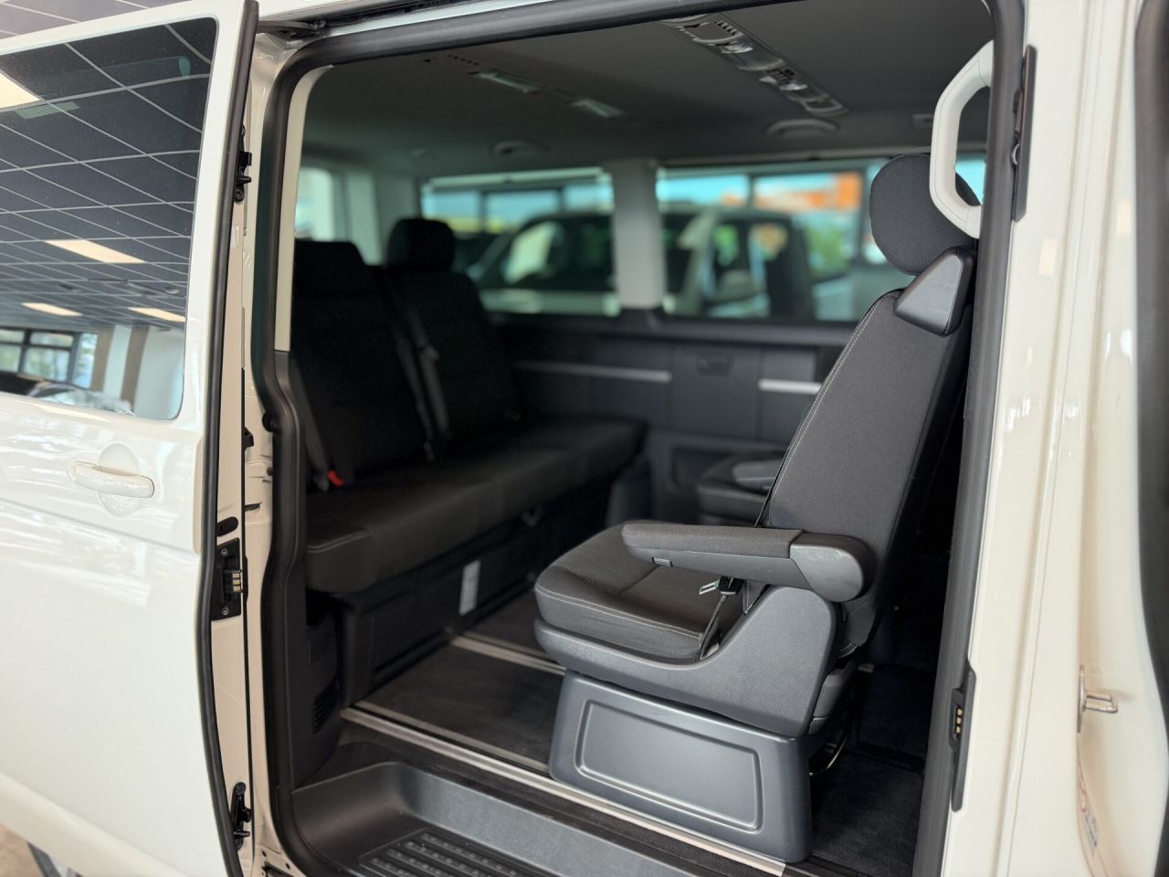 Volkswagen Multivan | 9