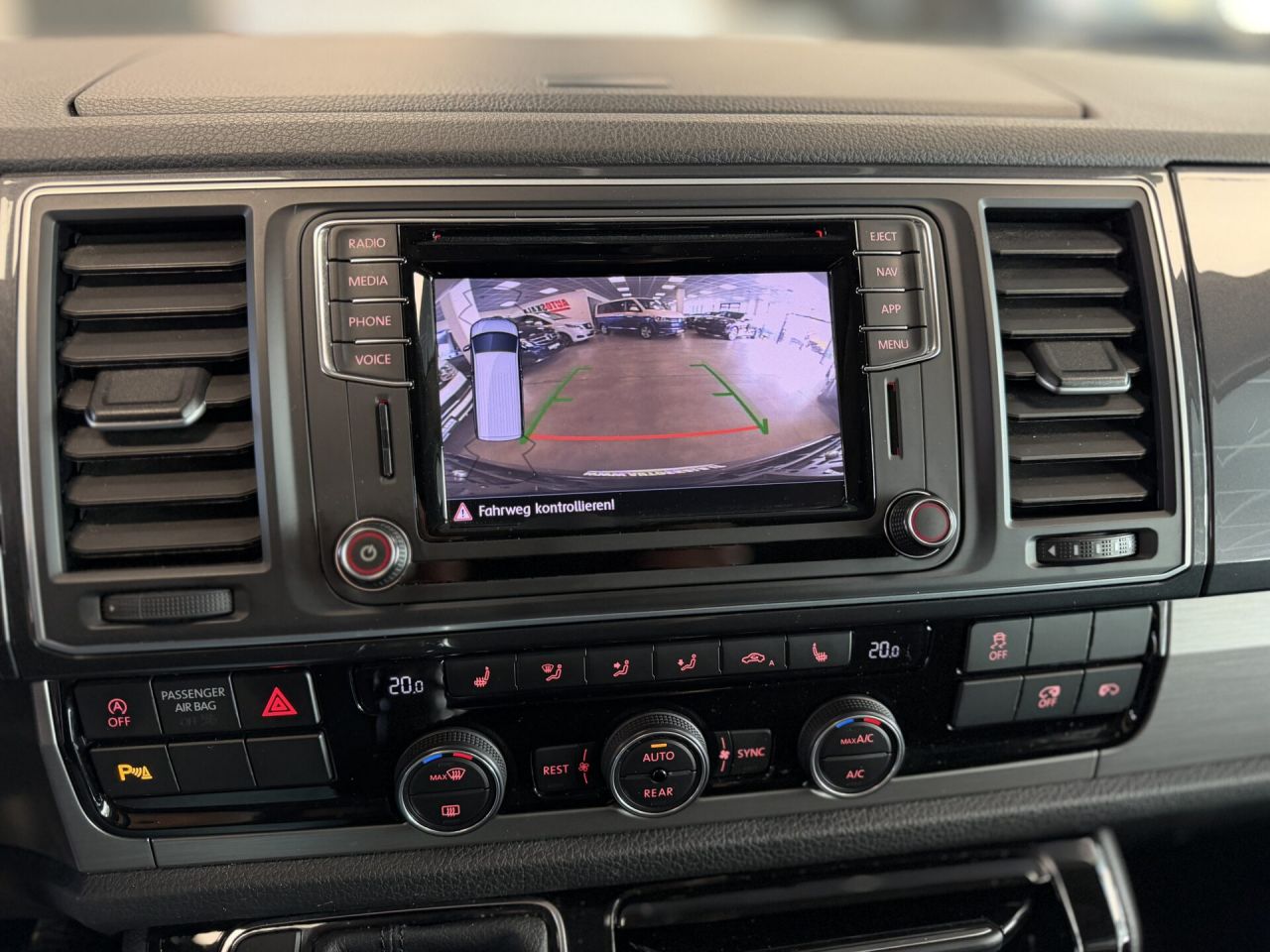 Volkswagen Multivan | 18