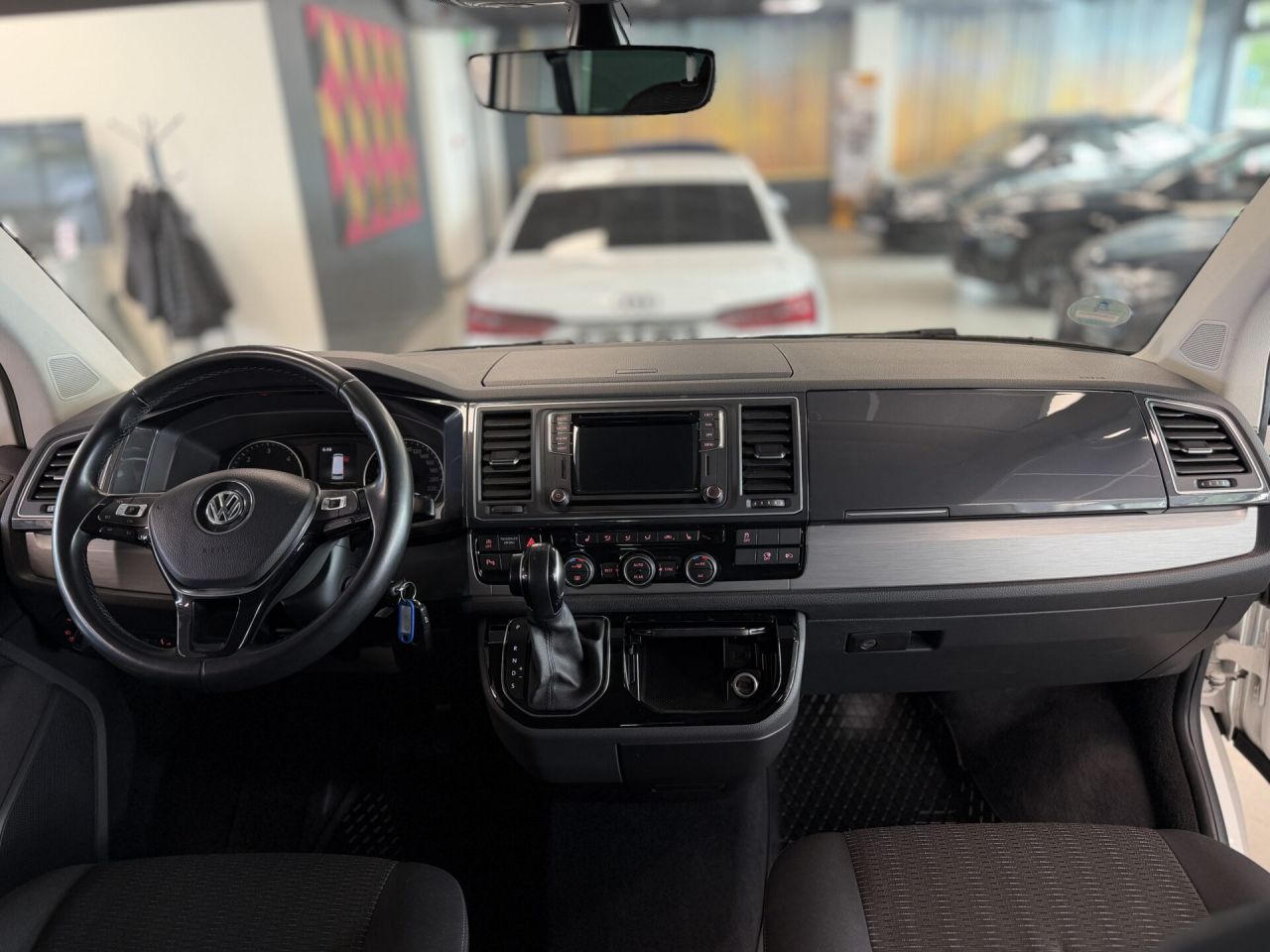 Volkswagen Multivan | 13
